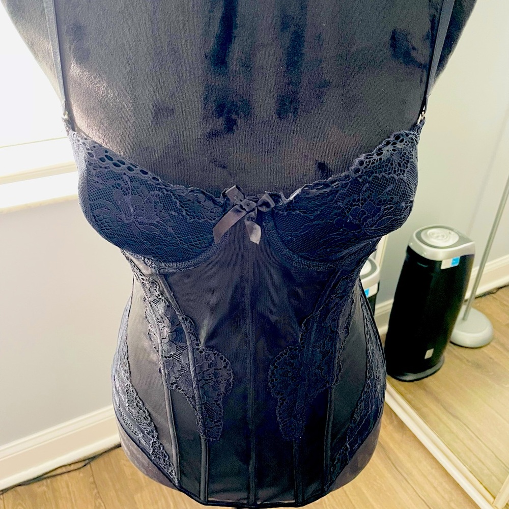 Victoria’s Secret Very Sexy Black Lace Corset